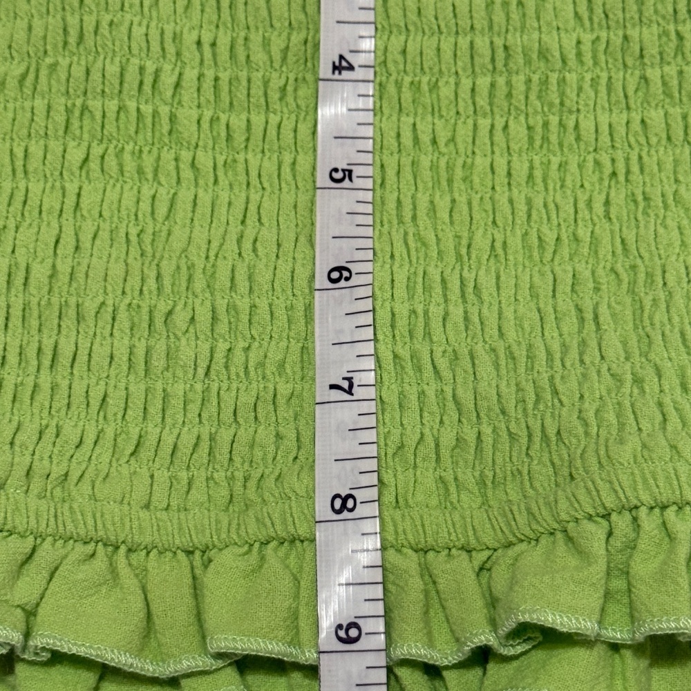 Altar'd State Smocked Crop Top w/Puff Sleeves size Large - Picture 4 of 4